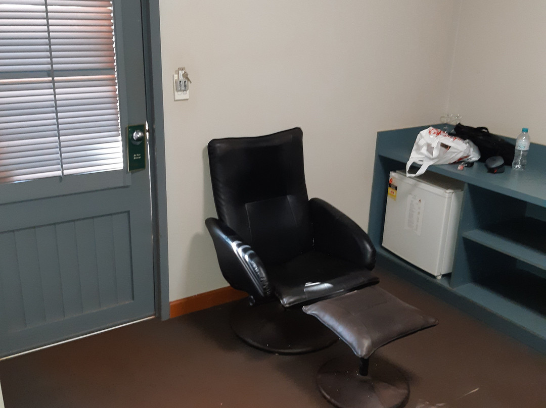 Seasons Hotel Newman主图