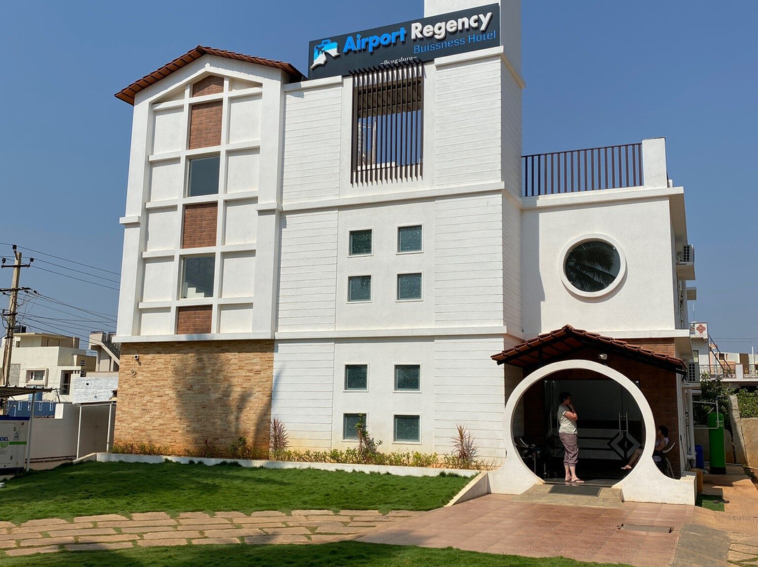 Airport Regency主图