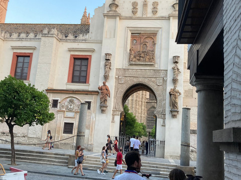 Sevilla Guías & Tours-塞维利亚必去景点