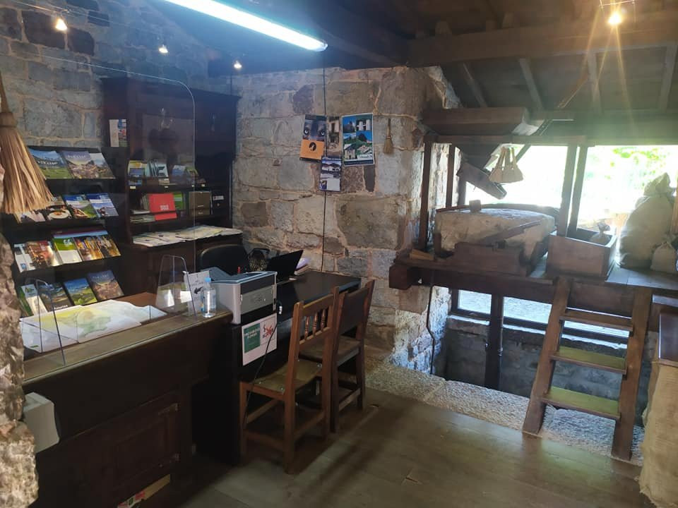 Oficina de turismo de Belmonte de Miranda景点图片