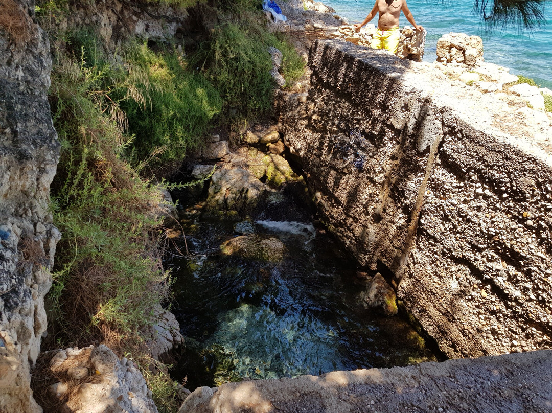 Orea Eleni Natural Thermal Spring-Loutra Elenis必去景点