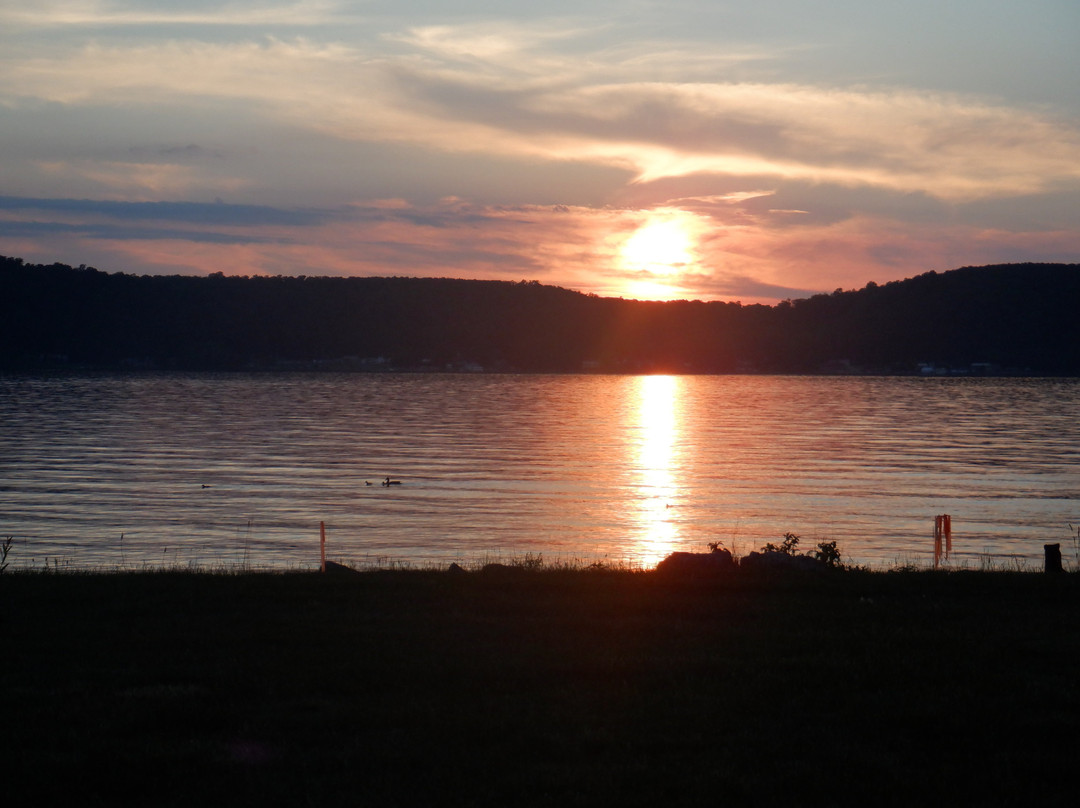 Beach Inn Motel On Munising Bay主图