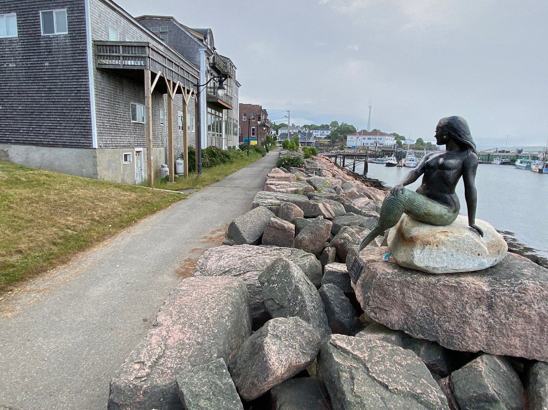 The Mermaid -  a bronze statue by Richard Klyver景点图片