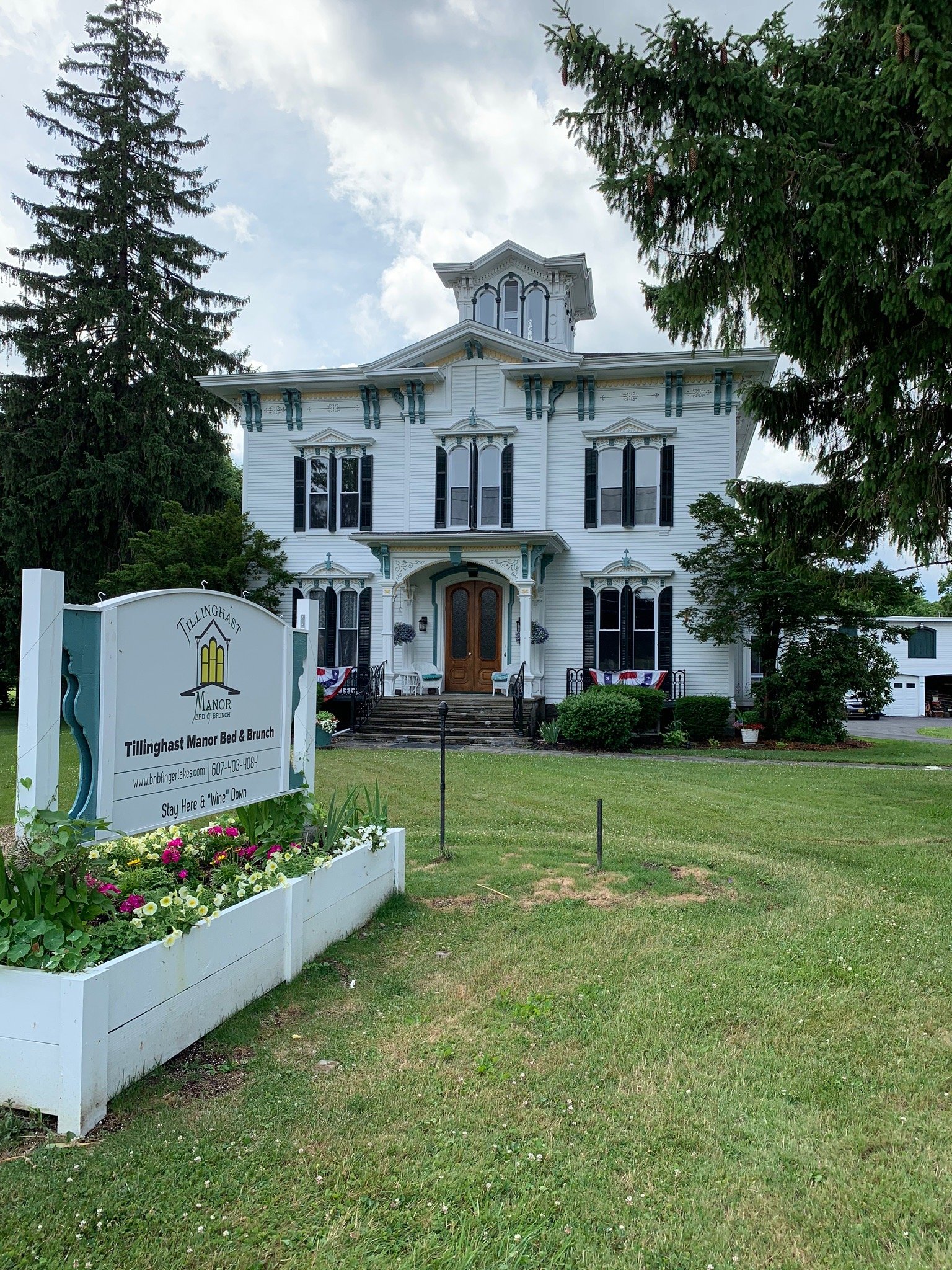 Tillinghast Manor B & B-官方