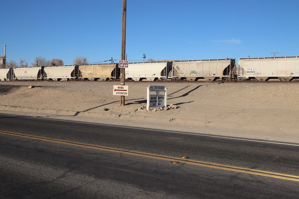 Antique Station, Victorville景点图片