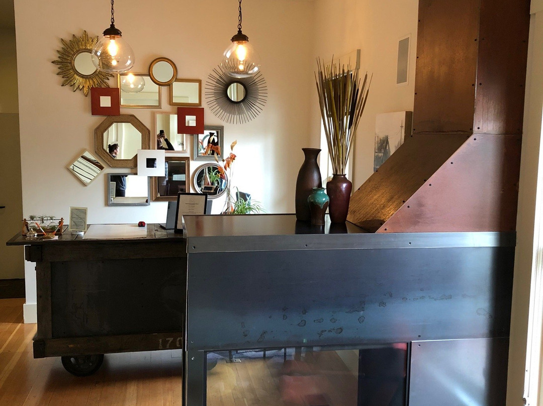 The Hanford House主图