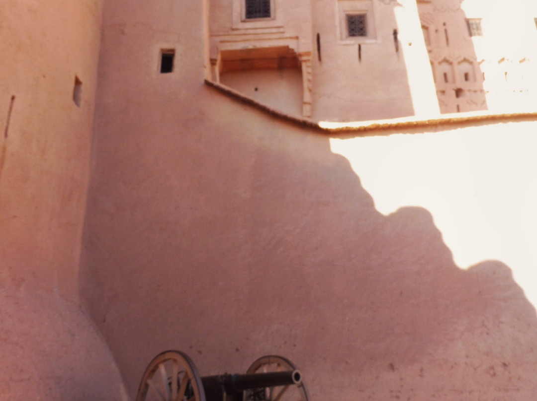 陶里尔特古堡-瓦尔扎扎特必去景点