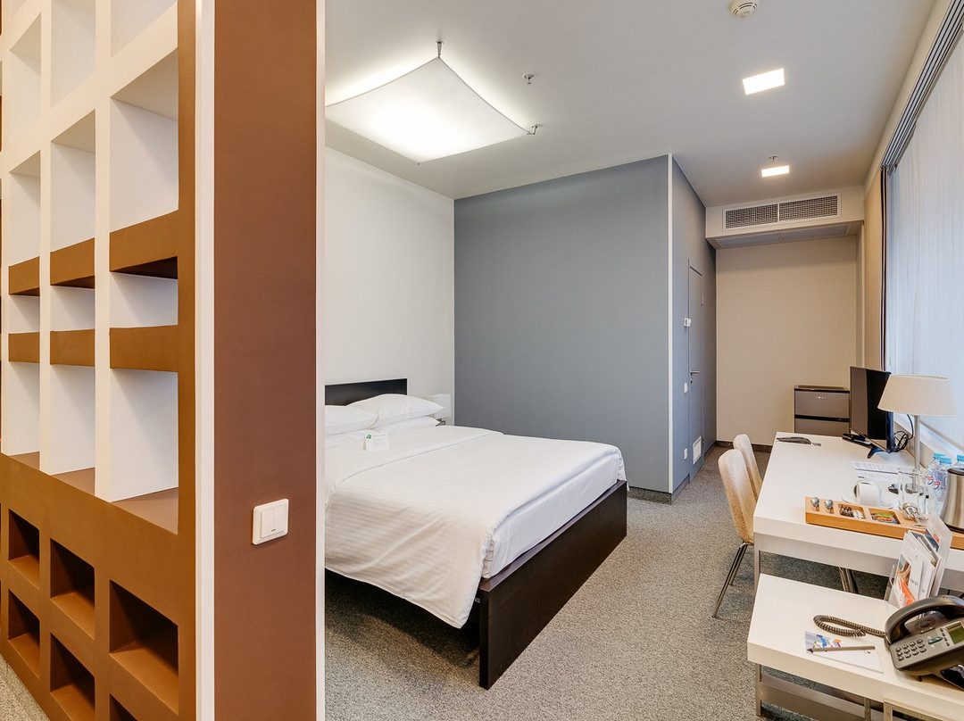 Pamir - Tyan-Shan Hotel主图