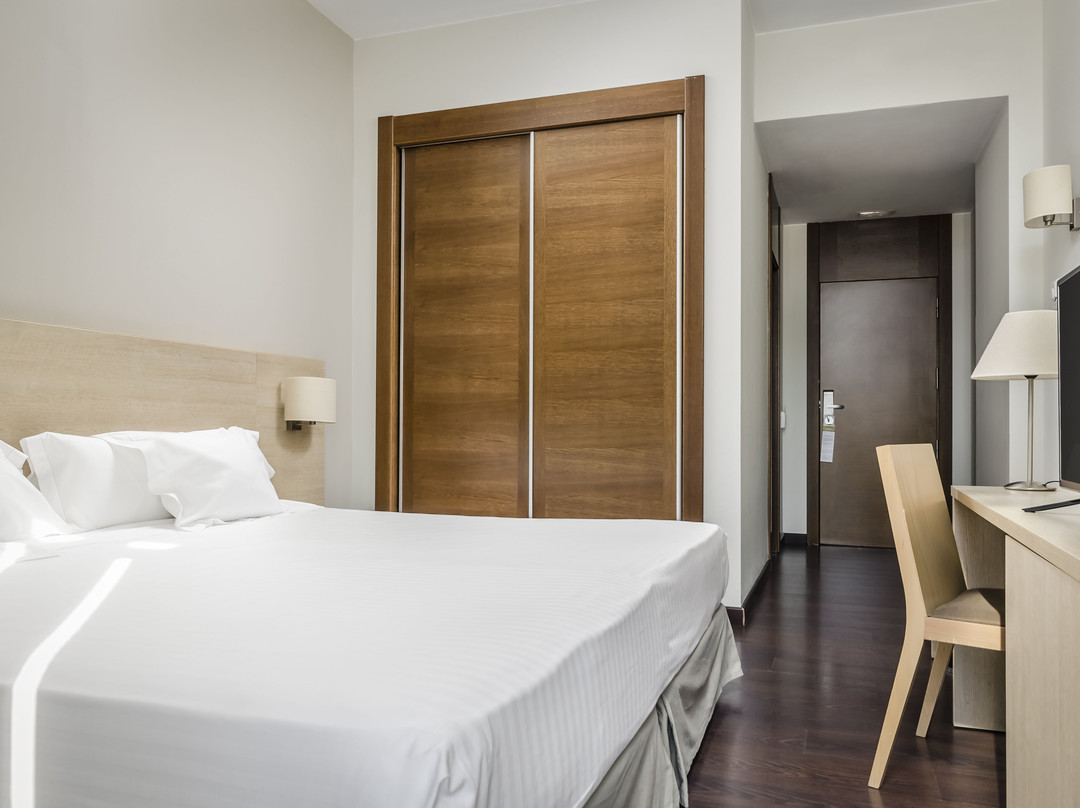 巴塞罗那武萨酒店主图