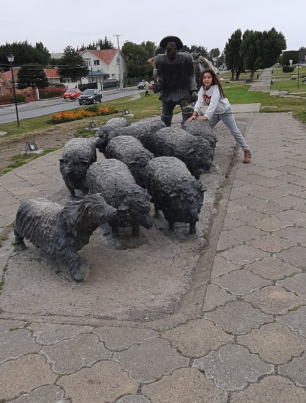 Monumento Al Ovejero-蓬塔阿雷纳斯必去景点
