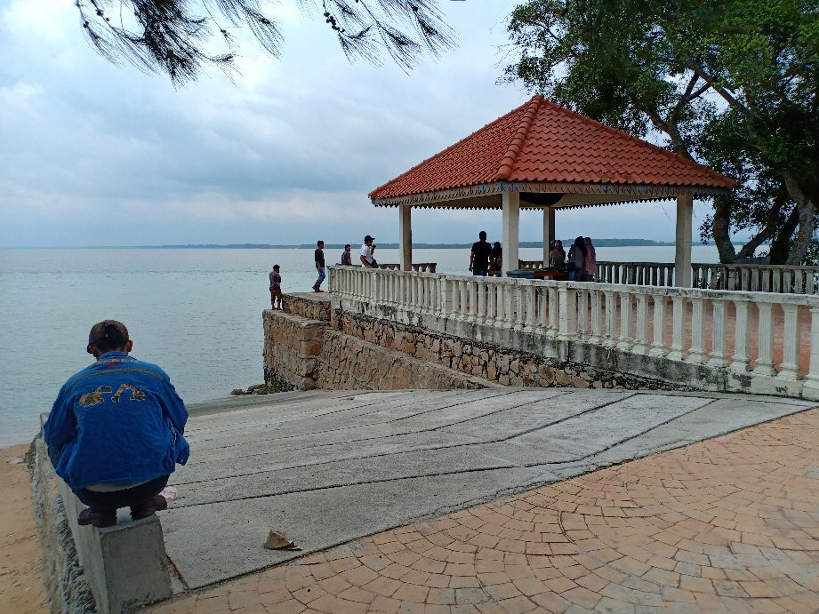 Pantai Minyak Beku (Frozen Oil village)景点图片