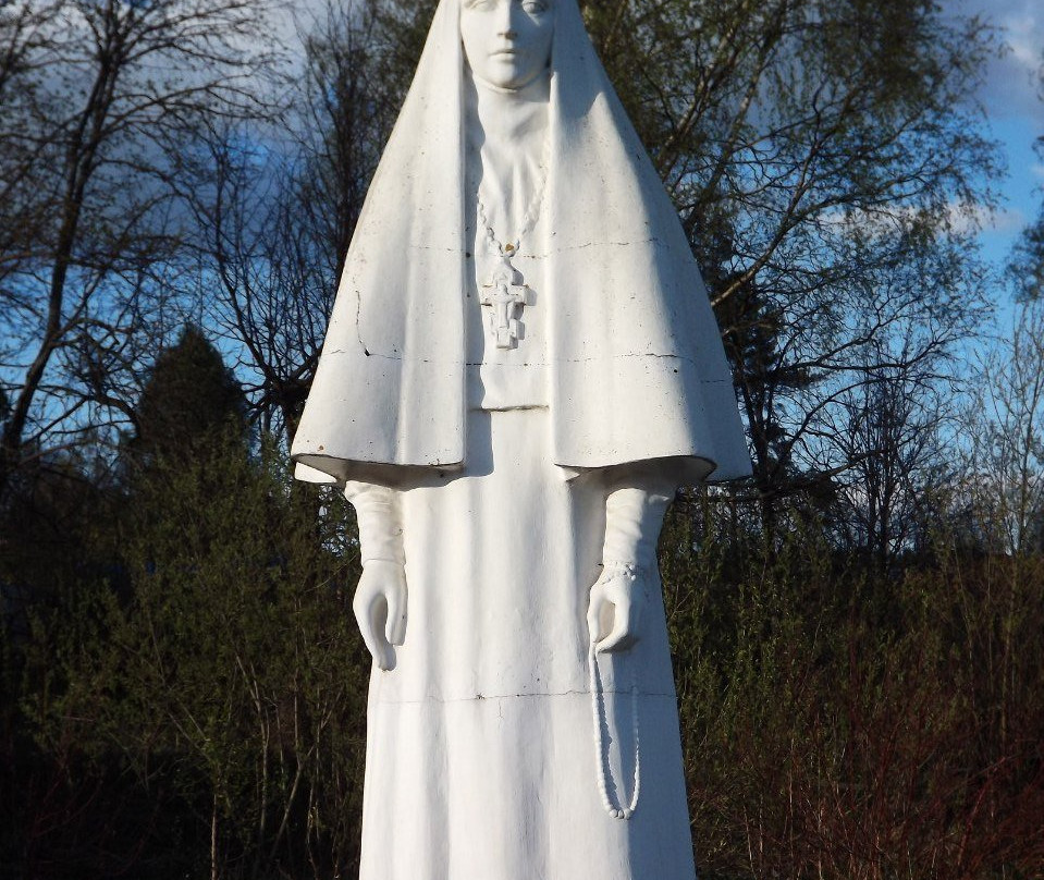 Yard of Holy Trinity Stefano-Makhrishchskiy Monastery景点图片