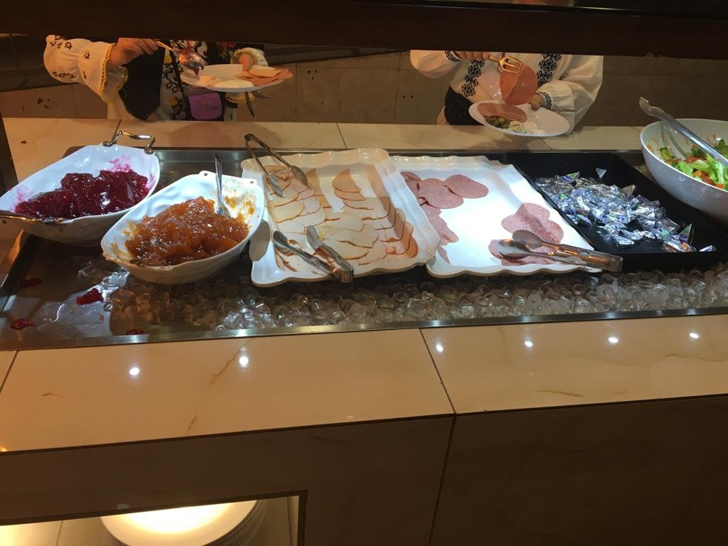 亚拉腊酒店主图