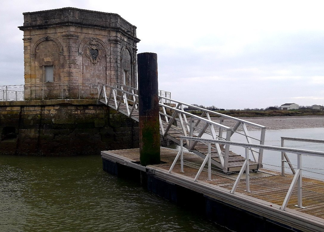 Fontaine Royale De Lupin-Saint Nazaire sur Charente必去景点