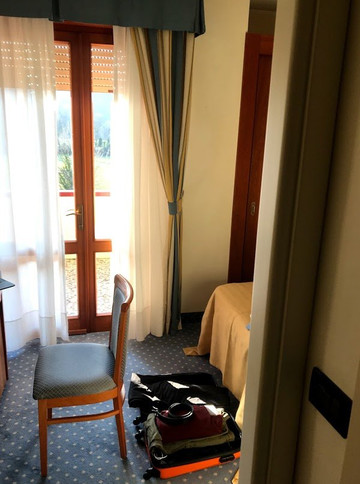 帝国温泉酒店主图