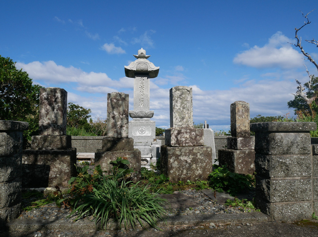 Tomb of Jiro Sasaki Tayu-青岛必去景点