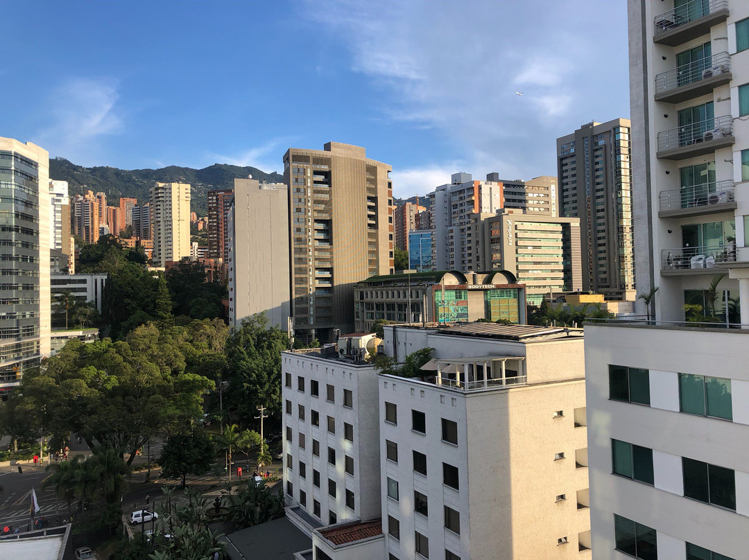 Novelty Suites Hotel主图