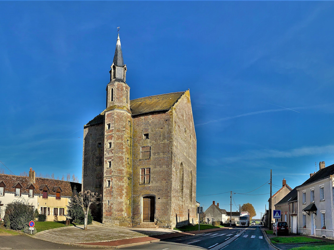 Saint-Laurent Church "called Grand' Maison"-Saint-Laurent-en-Gatines必去景点