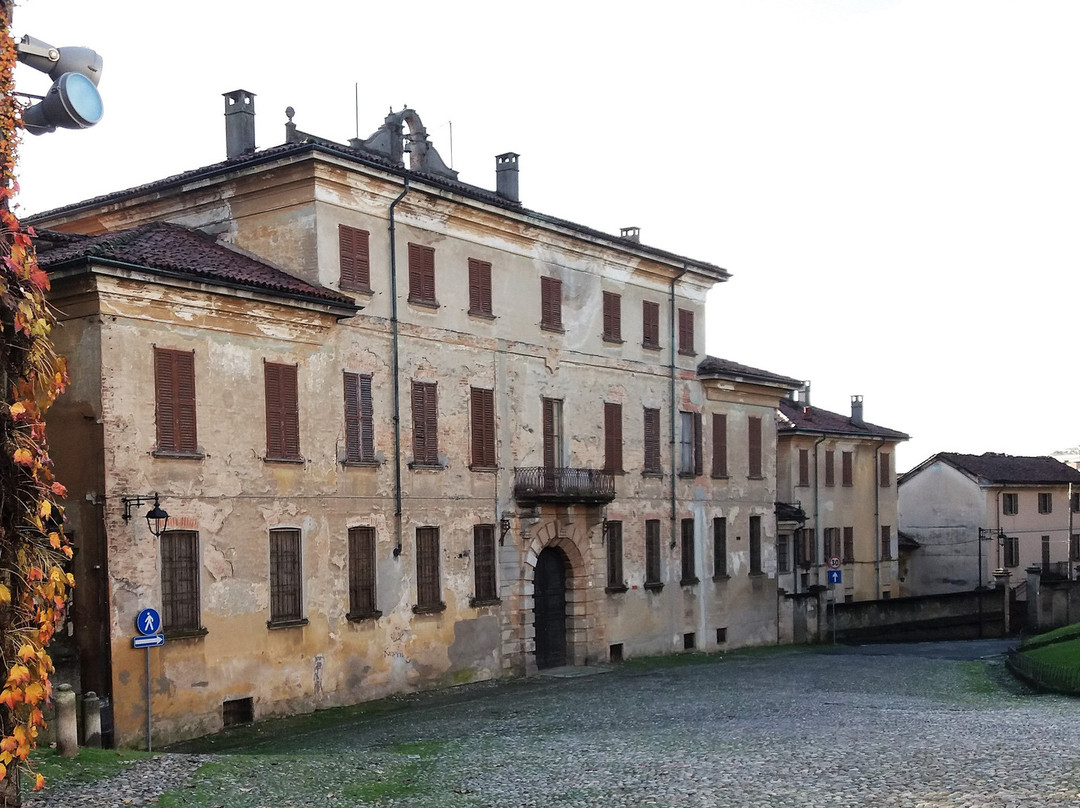 Palazzo De Capitani, Brivio, Carpegna - complesso-Meda必去景点