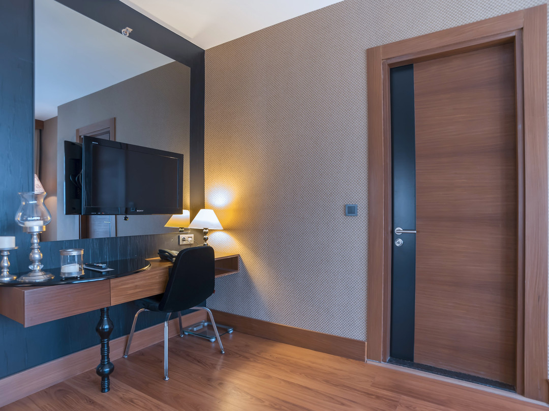 Riva Resatbey Luxry Hotel主图