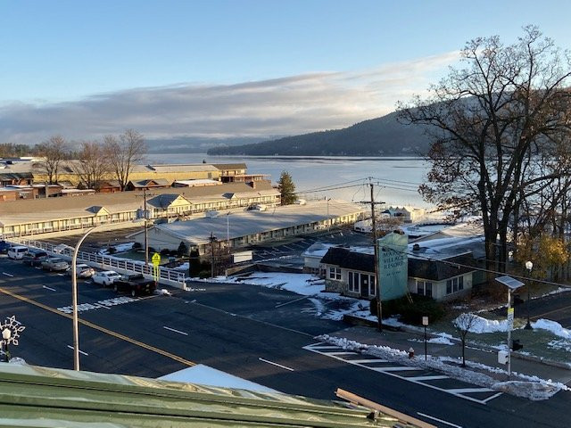 Courtyard Lake George主图