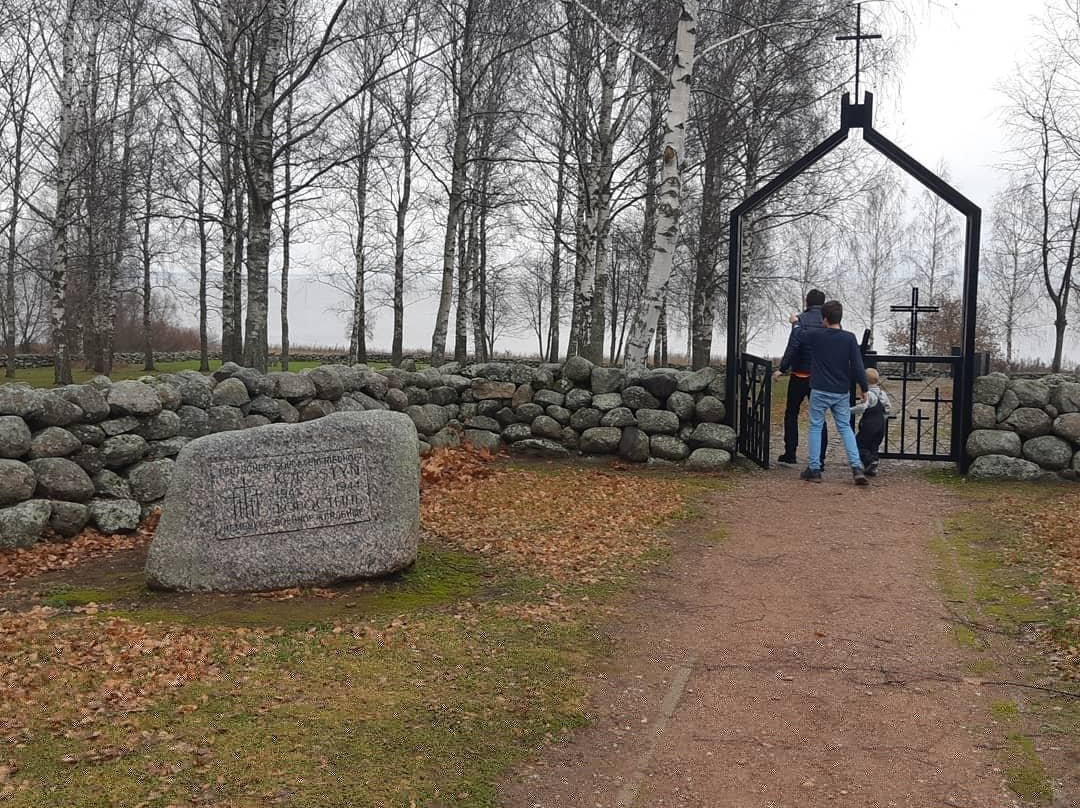 German Memorial Cemetery景点图片