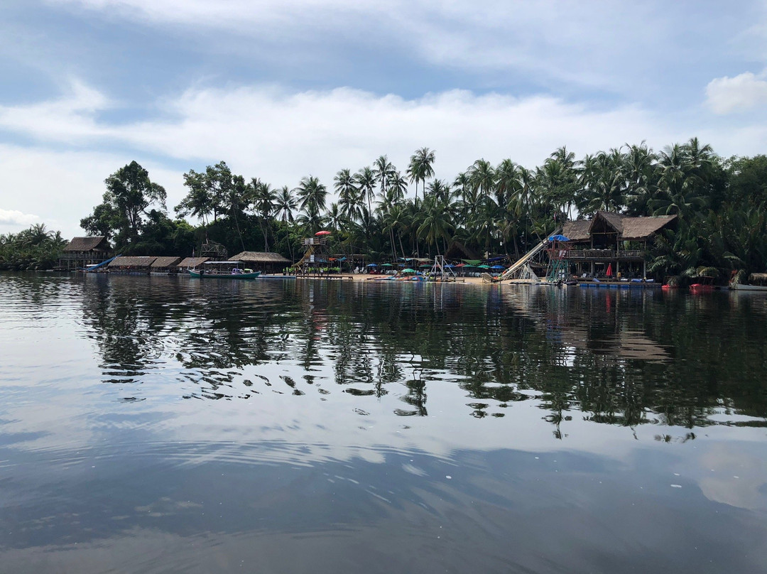 Arcadia Waterpark-贡布必去景点