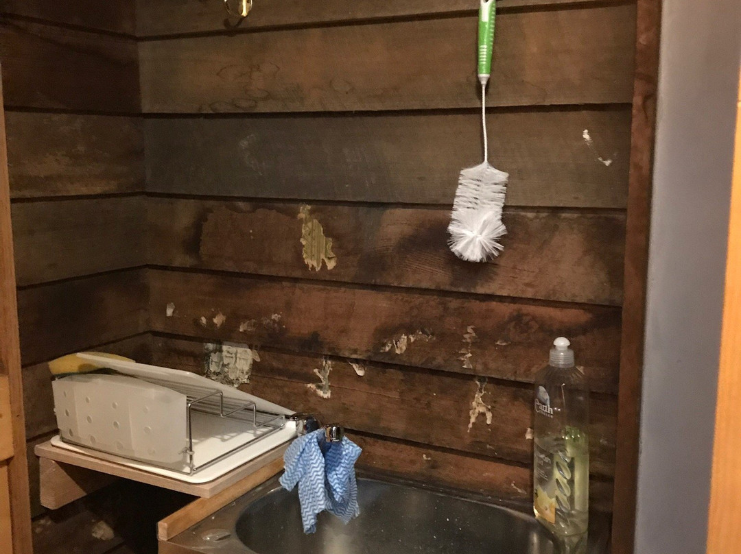 Lowena Cafe and Accommodation主图