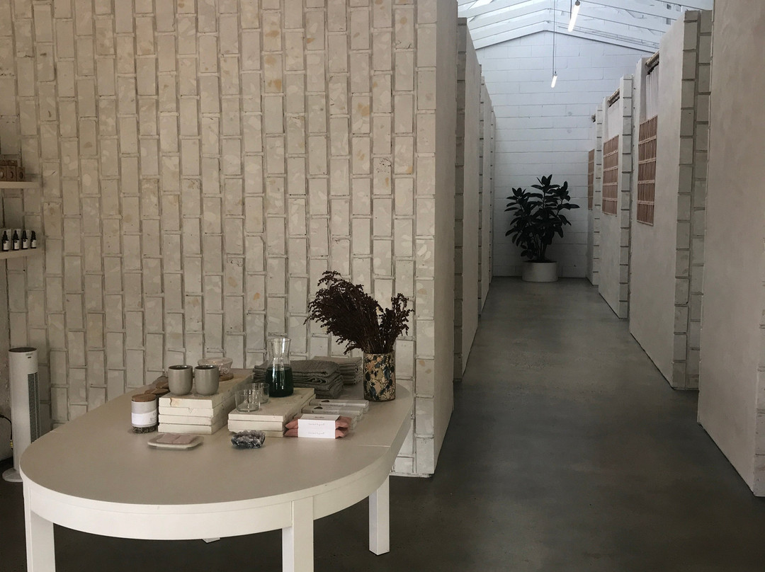 Little Company-拜伦湾必去景点