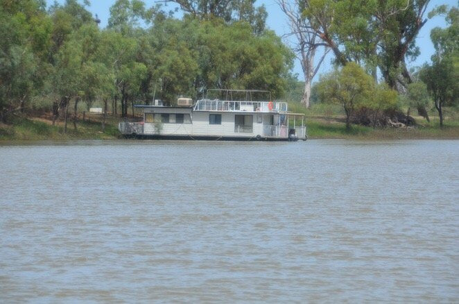 Heron Bend Reserve-Overland Corner必去景点