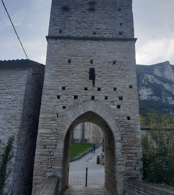 Ponte Romano-Genga必去景点