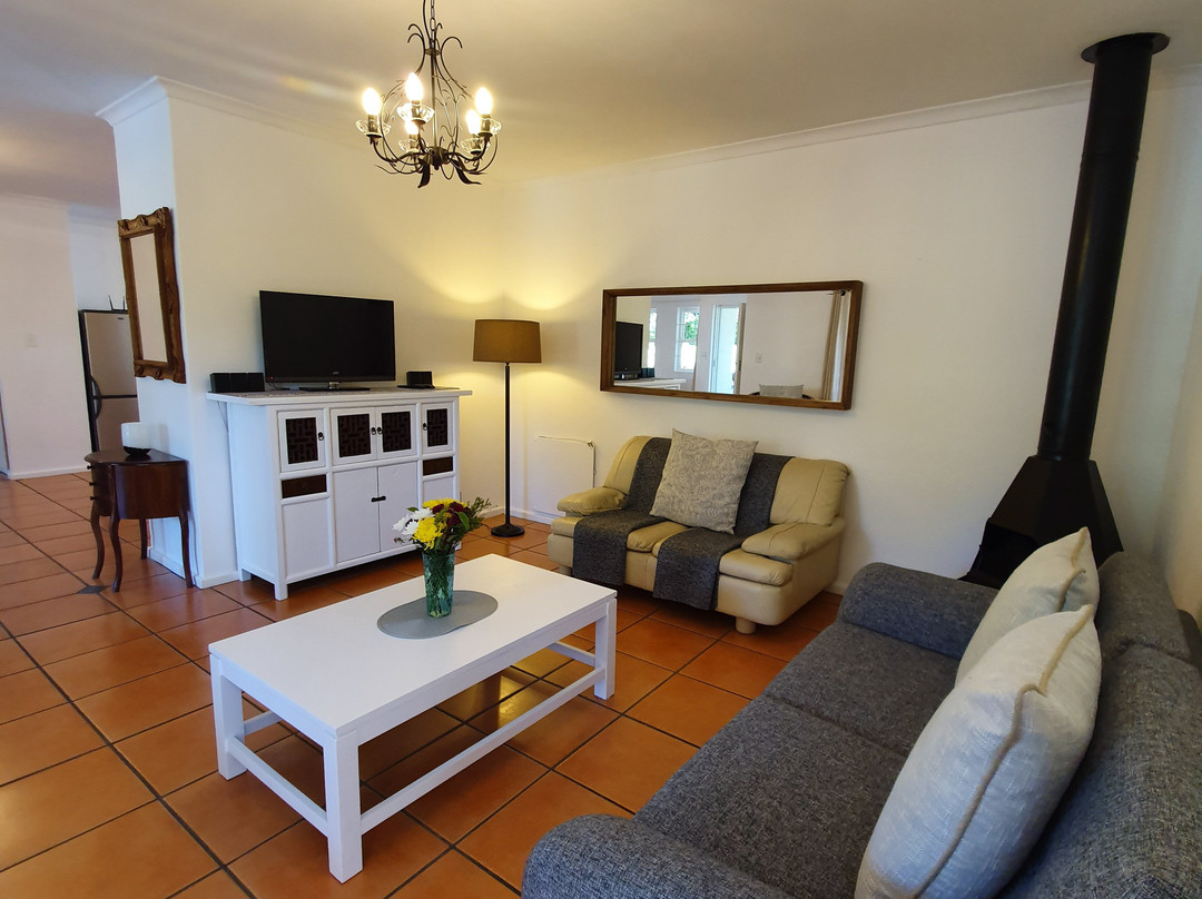 Paradiso Guesthouse & Self Catering Cottage主图