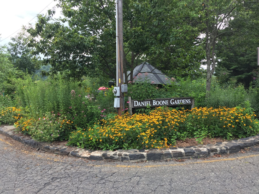 Daniel Boone Native Gardens景点图片