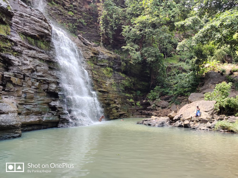Dhaskund Waterfall景点图片