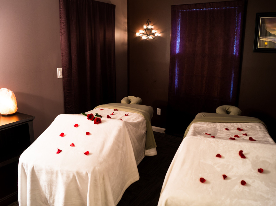 Conyers旅游景点-The Upper Hand Day Spa