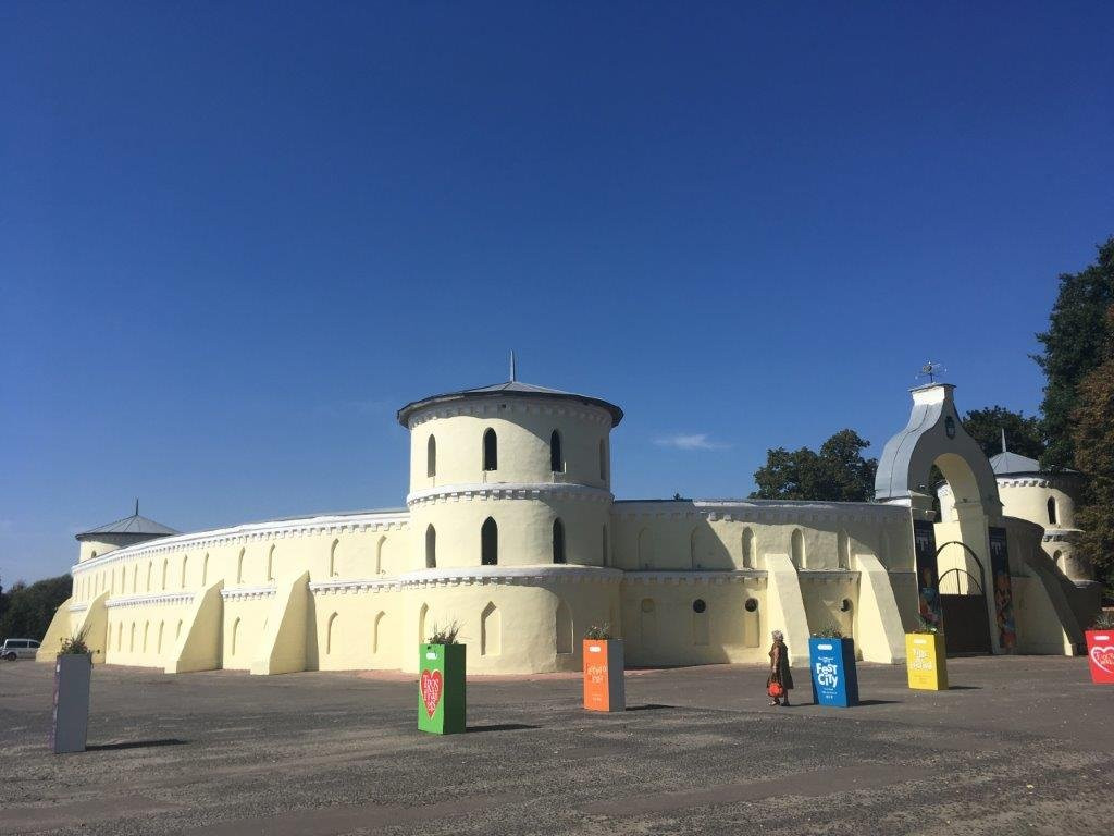 Palace Krugly Dvor-Trostyanets必去景点