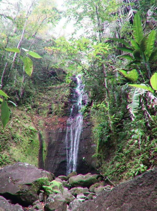la cascade d'Anba So à Fond Lahaye