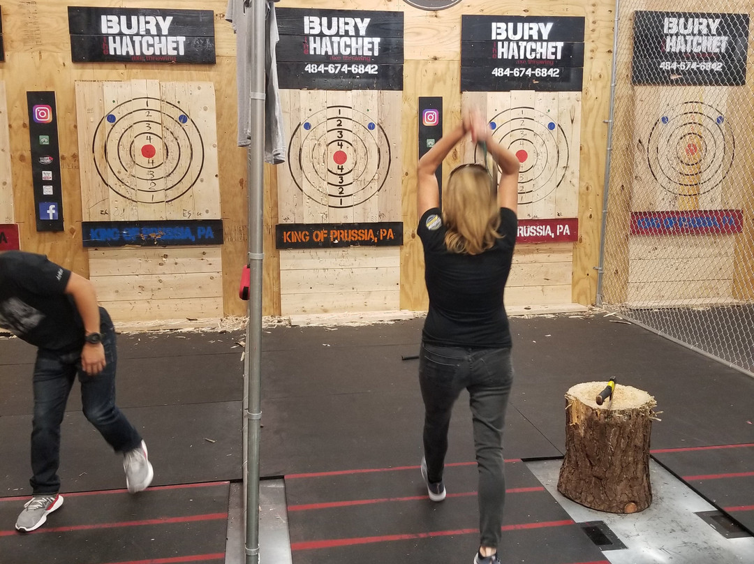 Bury The Hatchet King of Prussia - Axe Throwing-普鲁士国王必去景点