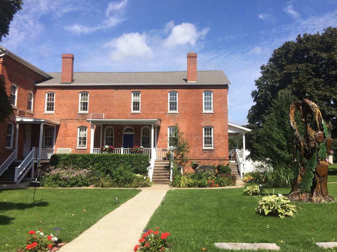 OAK VALLEY INN & SUITES主图