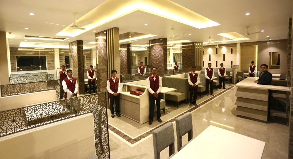 Hotel Grand Parivaar主图