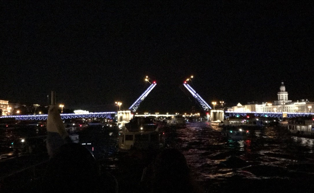 Midnight St Petersburg Cruise: Drawbridges and Canals-圣彼得堡必去景点