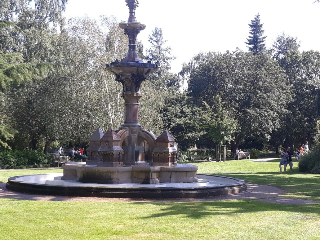The Hitchman Fountain-皇家利明顿温泉必去景点