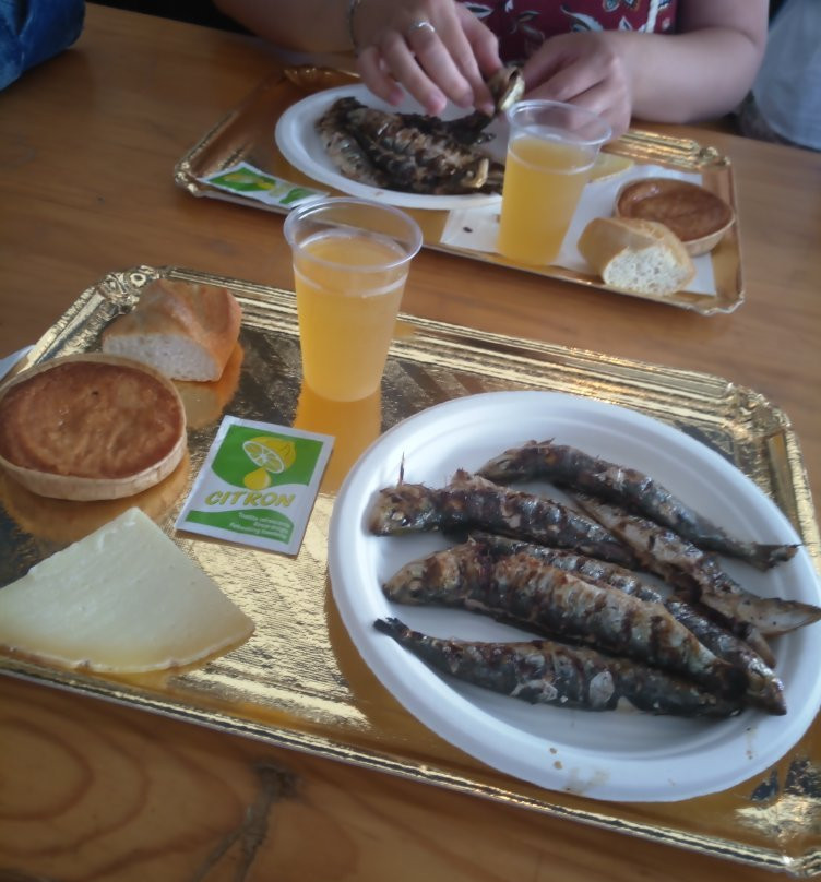 Les sardinades du port de Caneta景点图片