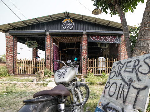 Hrishikesh餐馆和美食-Pranky's Cafe