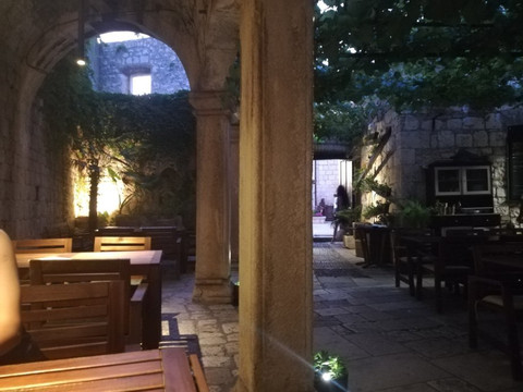 Lambik Lounge-Island of Vis必去景点