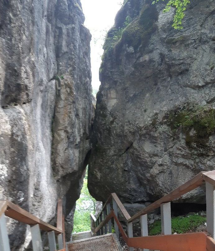 Kissing Cliffs-Bazhukovo必去景点