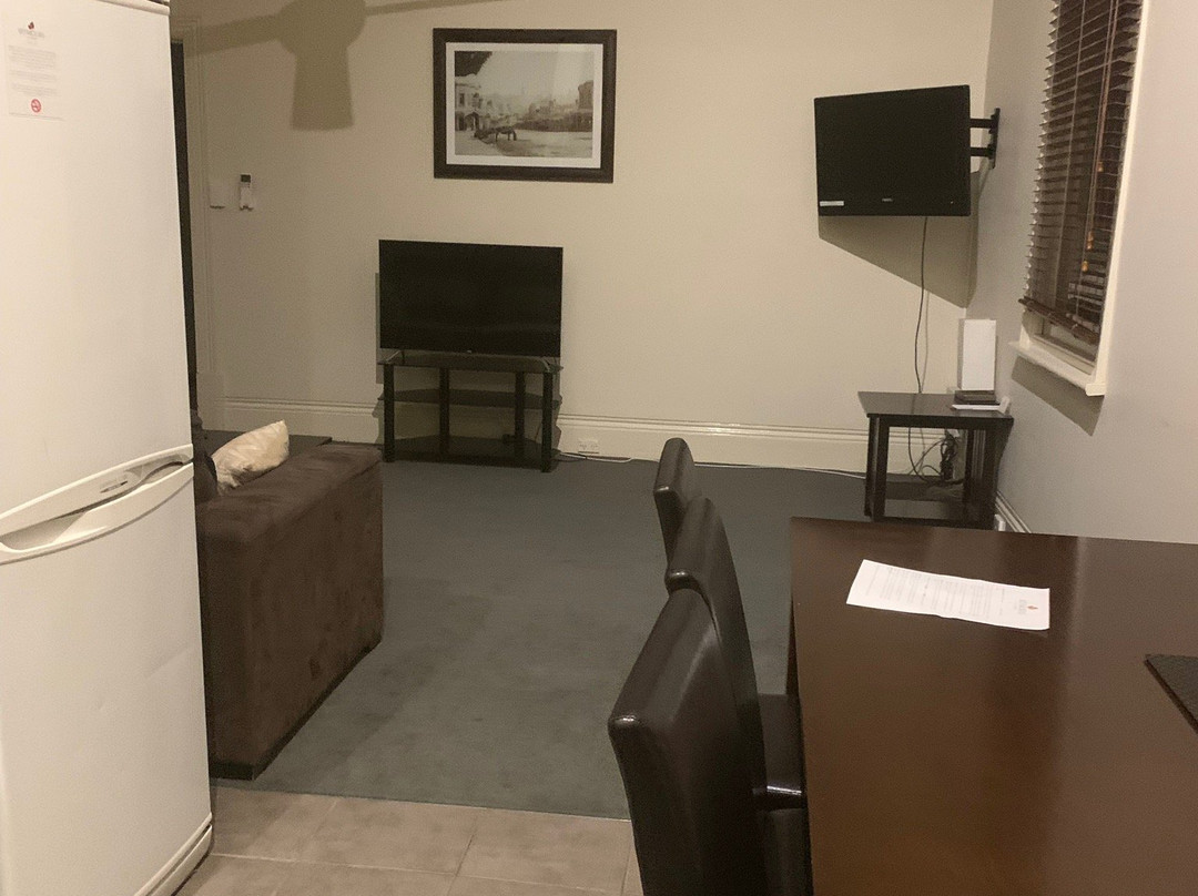 西摩利迪亚德酒店主图