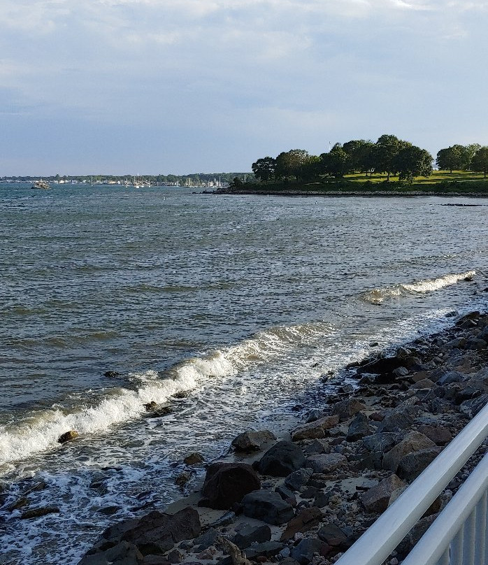 Niantic Bay Boardwalk-East Lyme必去景点