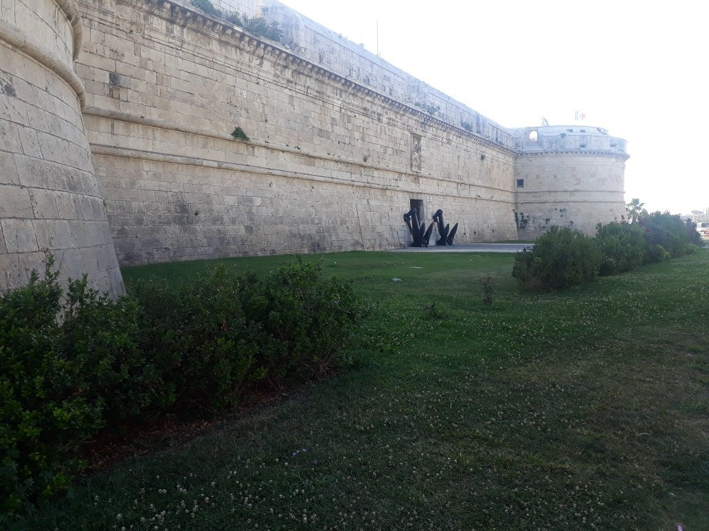 Michelangelo Fortress景点图片