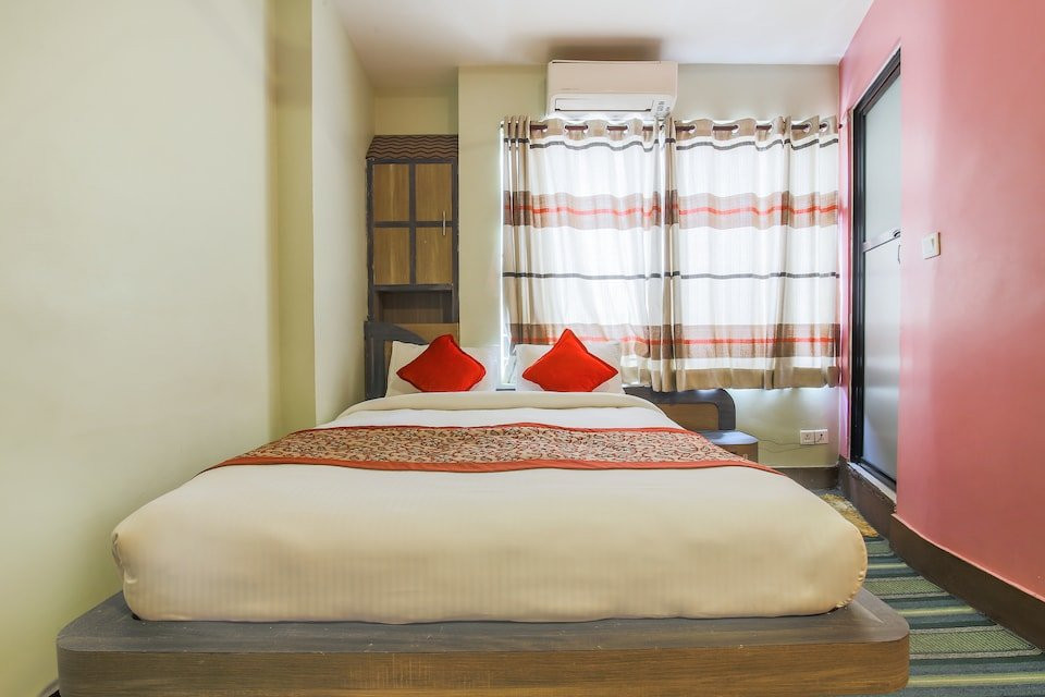 OYO 351 Hotel Everest International主图